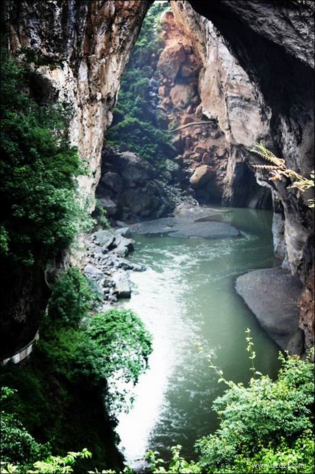 photo of Nine Cave Skies Scenic Area3