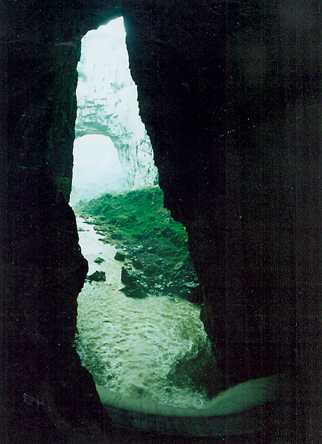 photo of Nine Cave Skies Scenic Area8