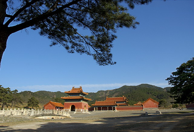 photo of the Eastern Qing Tombs4