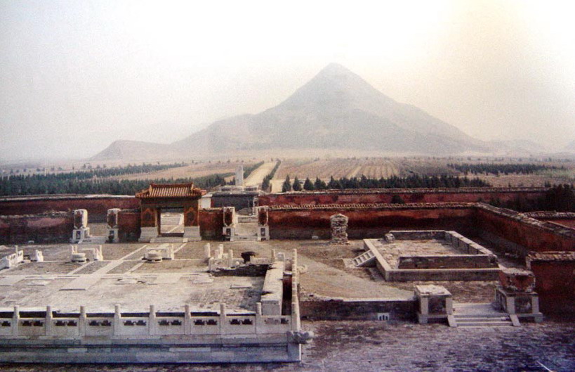 photo of the Eastern Qing Tombs8