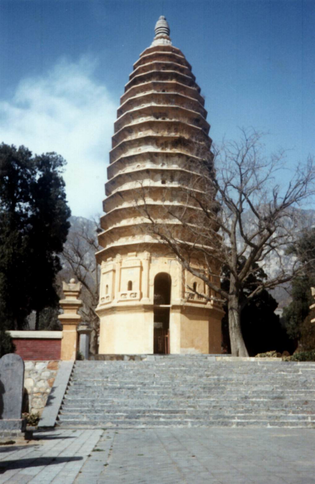 photo of Songyue Temple Tower4