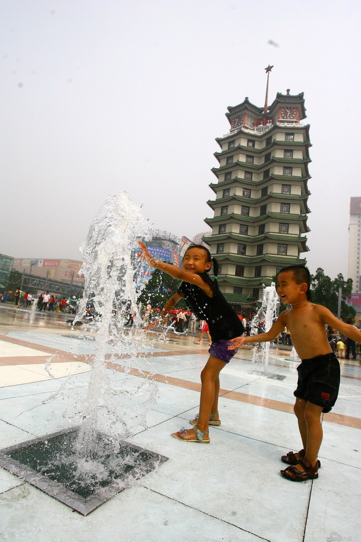 photo of the Erqi Square1