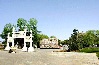 photo of Zhaojun's Tomb3