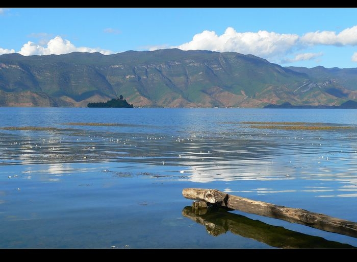 photo of Lugu Lake