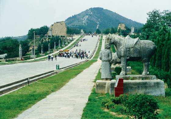 photo of Qianling Tomb3