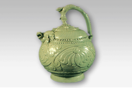 photo of Green-Glazed Pot with A Loop Handle (Five Dynasties)