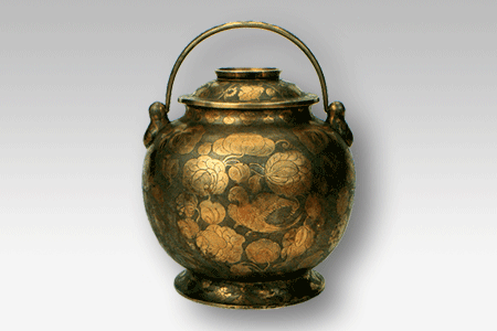 photo of Silver Pot with A Hoop Handle and Parrot Design (Tang Dynasty)