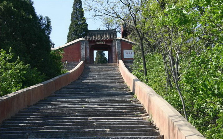 photo of Mengjiangnu Temple2