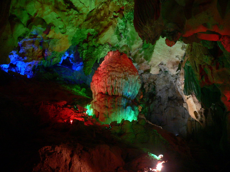 photo of the Crown Cave Scenic Area1