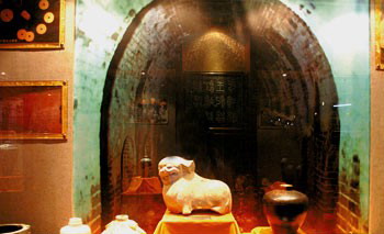 photo of the Jingjiang Mausoleum5