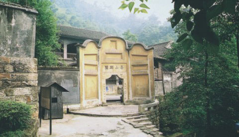 photo of Martyrs Cemetery of Gele Mountain5