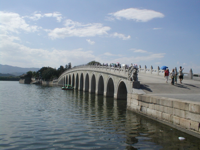 photo of Seventeen-arch Bridge3