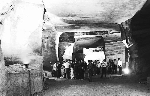 photo of Huashan Mysterious Grottos2