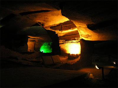 photo of Huashan Mysterious Grottos15