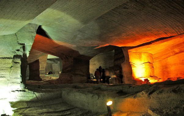 photo of Huashan Mysterious Grottos17