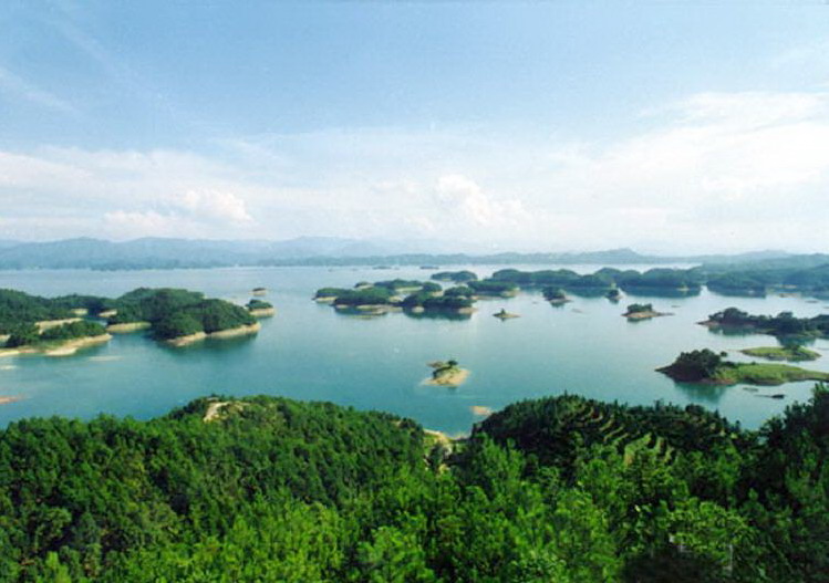 photo of Thousand-Island Lake1