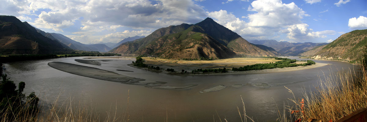 The First Bend of the Yangtze River1