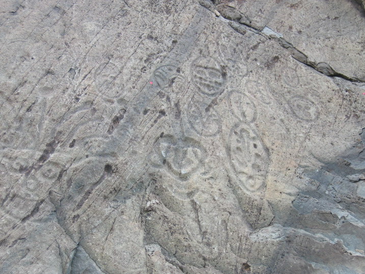 photo of Mountain Helan Rock Art10