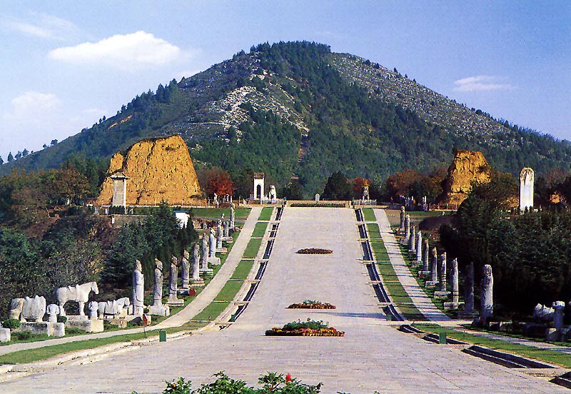 photo of Qianling Tomb2