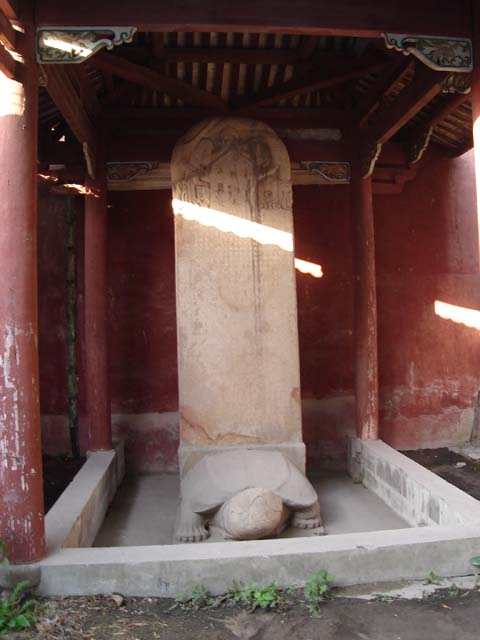 White Pagoda and Black Pagoda4