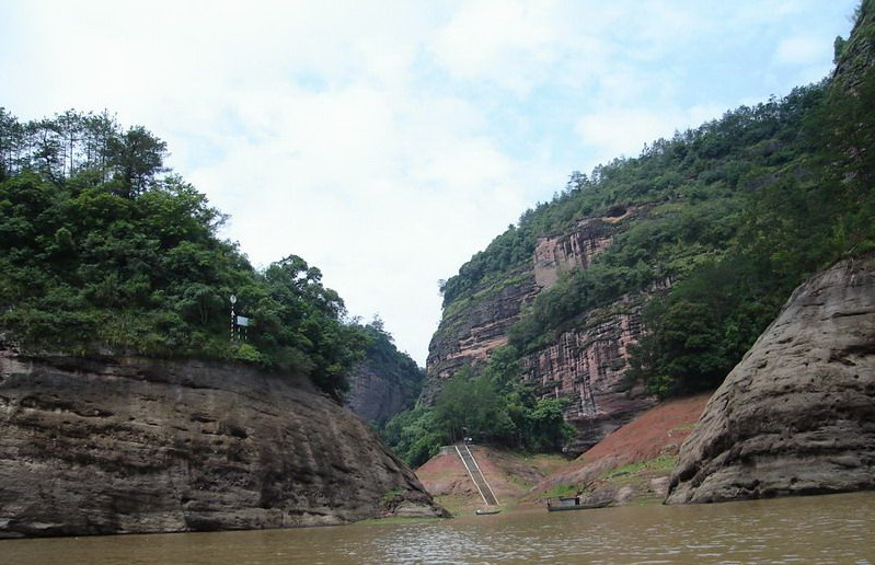 photo of Golden Lake Tourist Area1