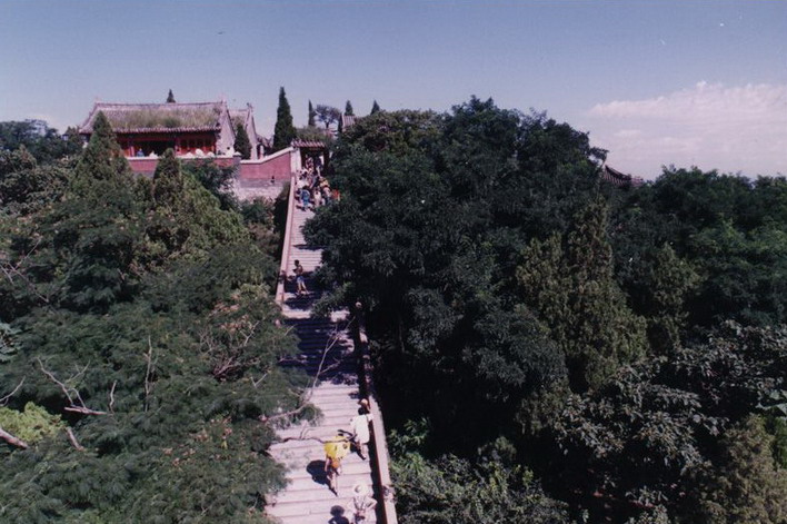 Mengjiangnu Temple1