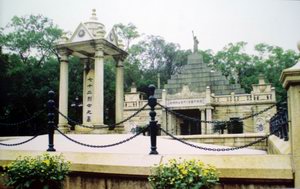 The Cemetery of Huanghuagang 72 Martyrs10