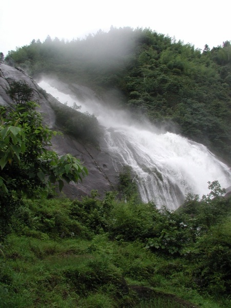 Baoding Waterfall